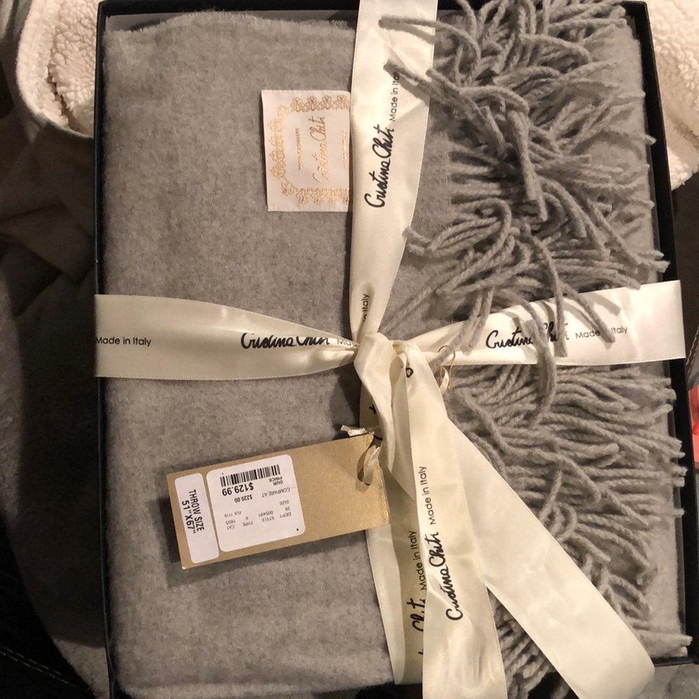 Cristina chiti cashmere throw NWT